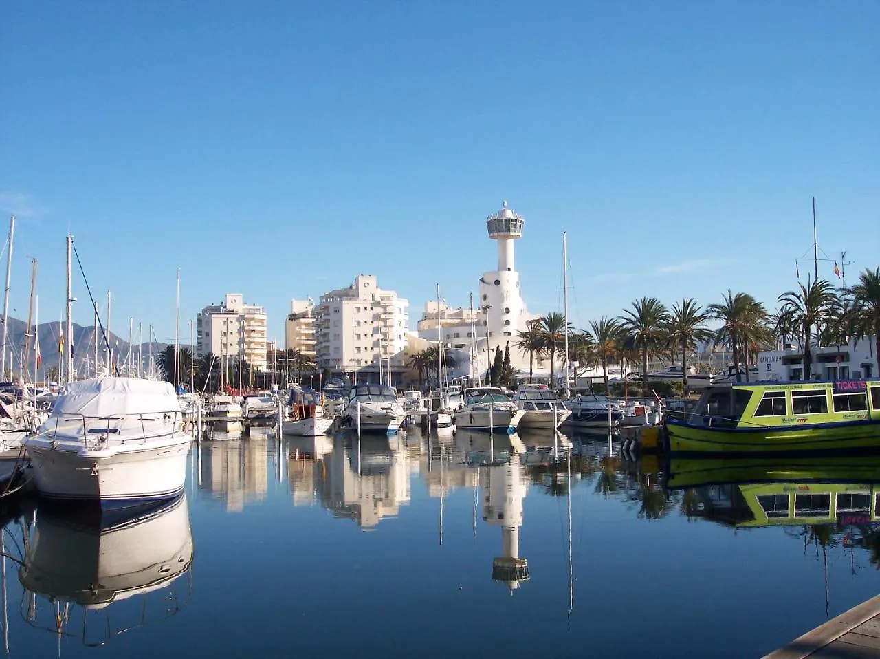 Holiday home Leon Inmo Chalet Amira - 10191 Empuriabrava